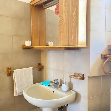 Orchidea Retreat - View Of Mountains & Vines