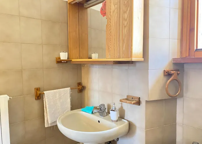 Orchidea Retreat - View Of Mountains & Vines