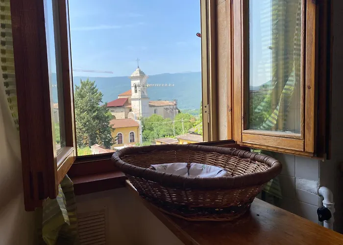 Orchidea Retreat - View Of Mountains & Vines Apartment